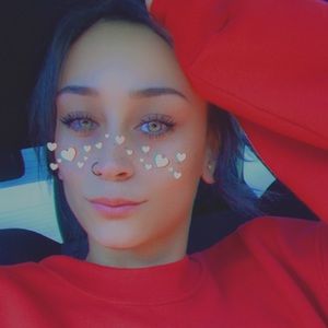 Meet your Posher, Denicia